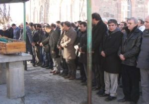 Erkal babasını uğurladı